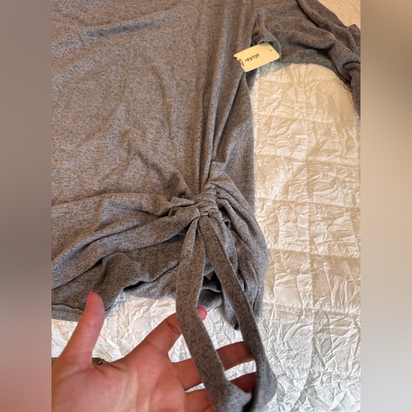 Seven Forty Two Gray Sweater - Picture 3 of 4